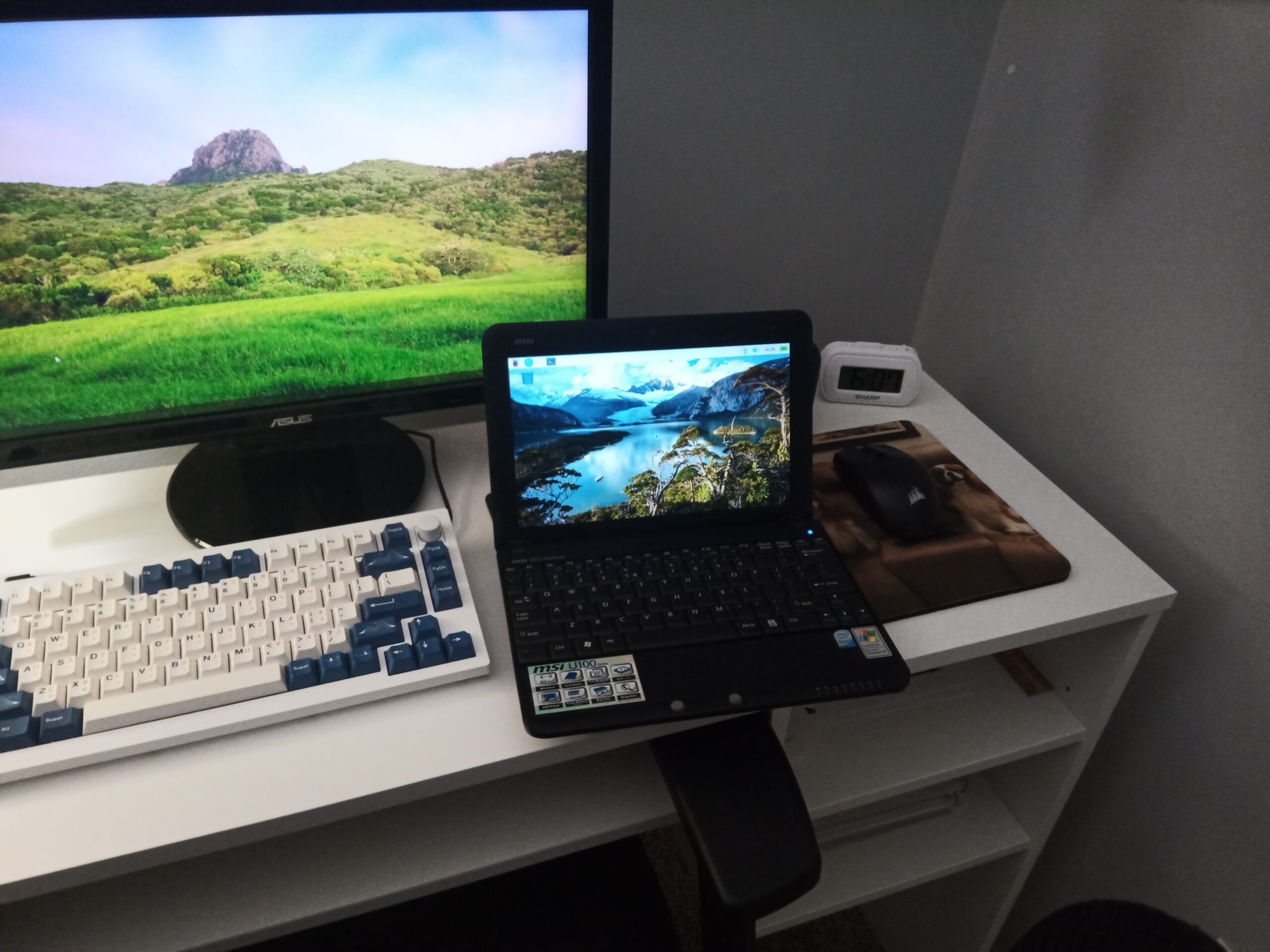 Raspi netbook desk.